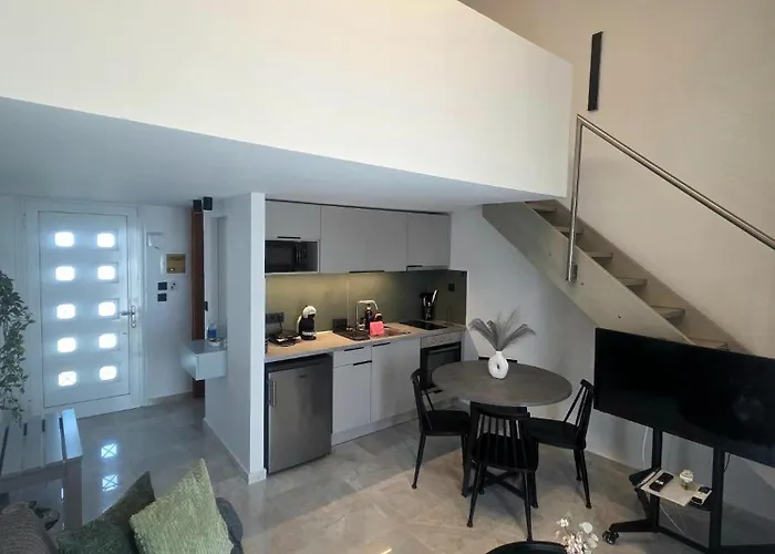 Armonia Seaside Lofts 아파트 *