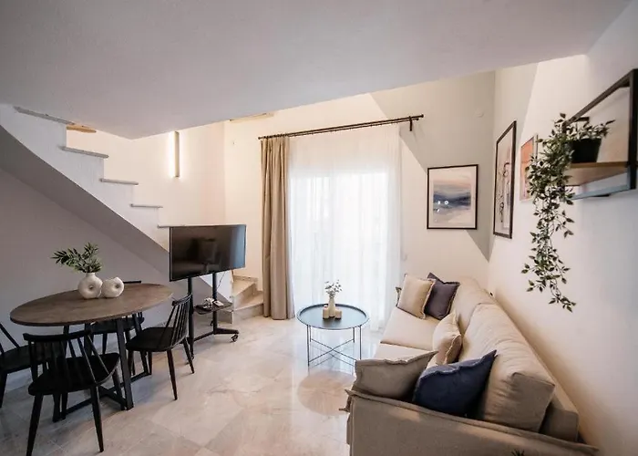 Armonia Seaside Lofts * Marónia