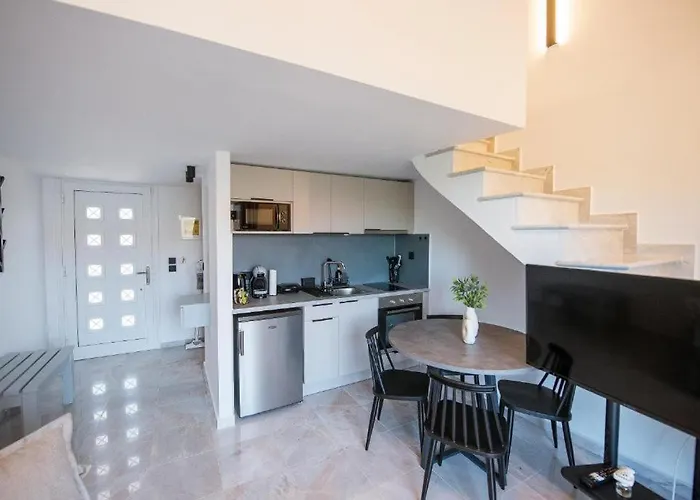 Armonia Seaside Lofts * Marónia